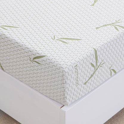 MLILY Dreamer Memory Foam Medium Firm 6" Mattress close-up view of the corner, showcasing the detail of the bamboo cover.